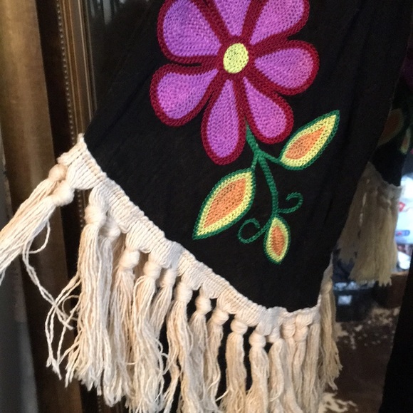 Vava blk dress with embroidery flowers fringe - Picture 2 of 5